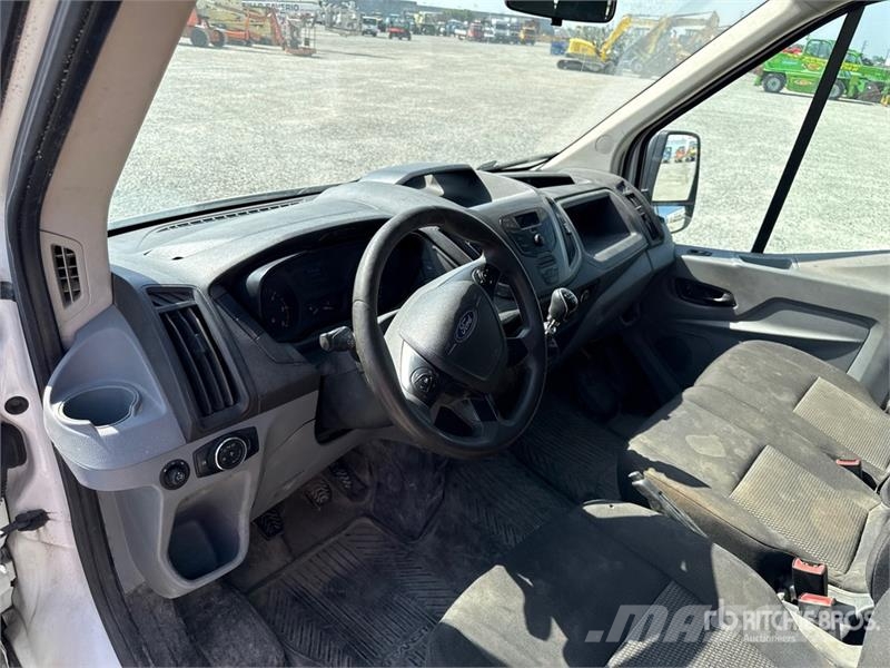 Ford Transit Crew Cab Flatbed Truck Valníky/Sklápěcí bočnice