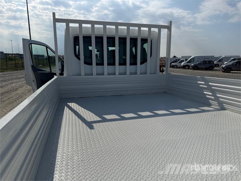 Ford Transit Crew Cab Flatbed Truck Kamioni sa otvorenim sandukom