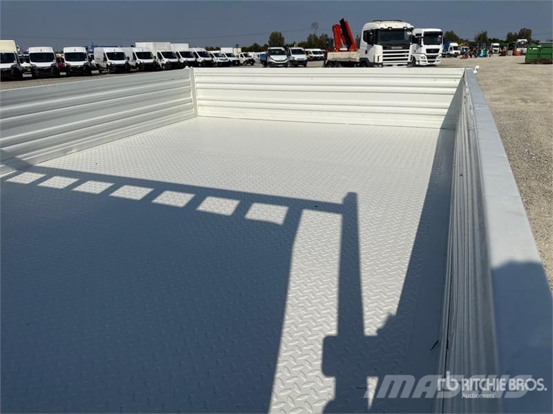 Ford Transit Crew Cab Flatbed Truck Kamioni sa otvorenim sandukom