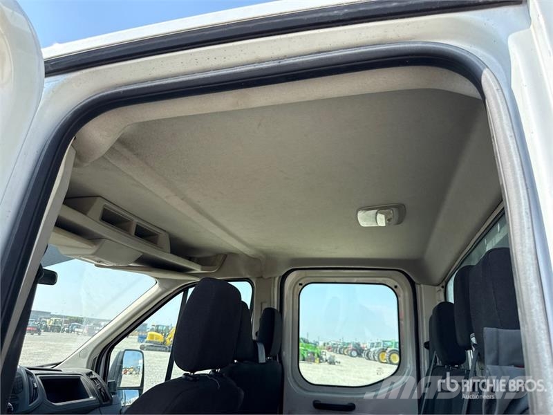Ford Transit Crew Cab Flatbed Truck Valníky/Sklápěcí bočnice
