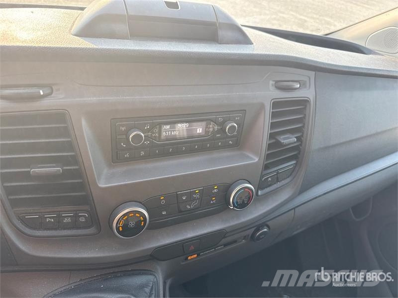 Ford Transit CUSTOM TREND 2.0 TDCI Van Truck Bakwagens met gesloten opbouw