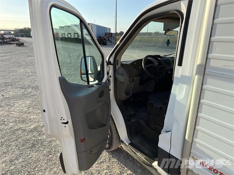 Ford Transit Van Truck Kofferaufbau