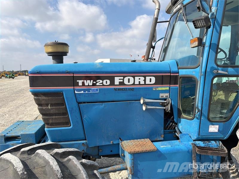 Ford TW 20 4WD Tractor Traktori