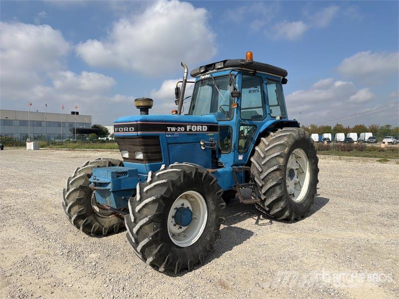 Ford TW 20 4WD Tractor Traktori