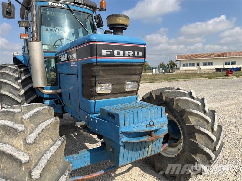 Ford TW 20 4WD Tractor Traktori