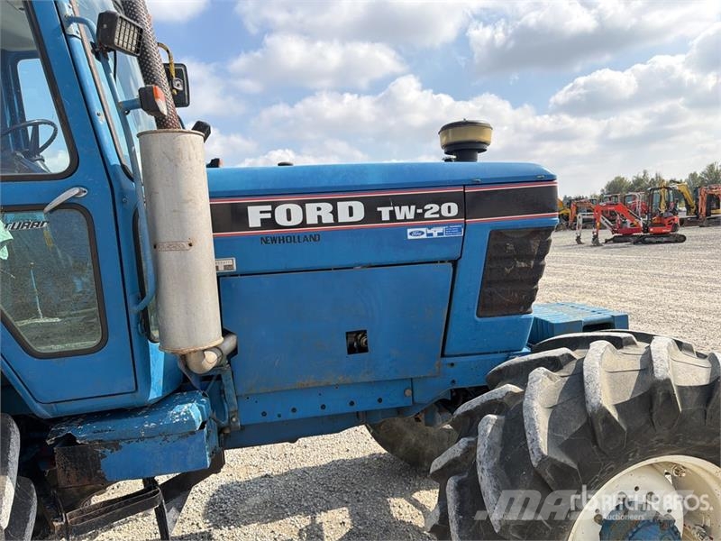Ford TW 20 4WD Tractor Traktori