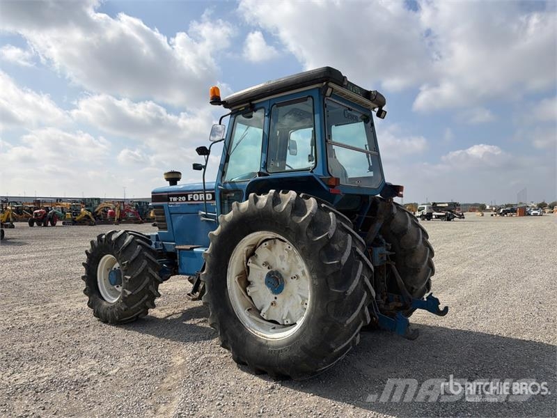 Ford TW 20 4WD Tractor Traktori