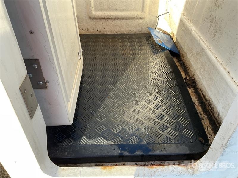 Ford Versalift ET 30 NEXS 200 kg on  Ford Transit 4x2 B Kamioni sa kranom