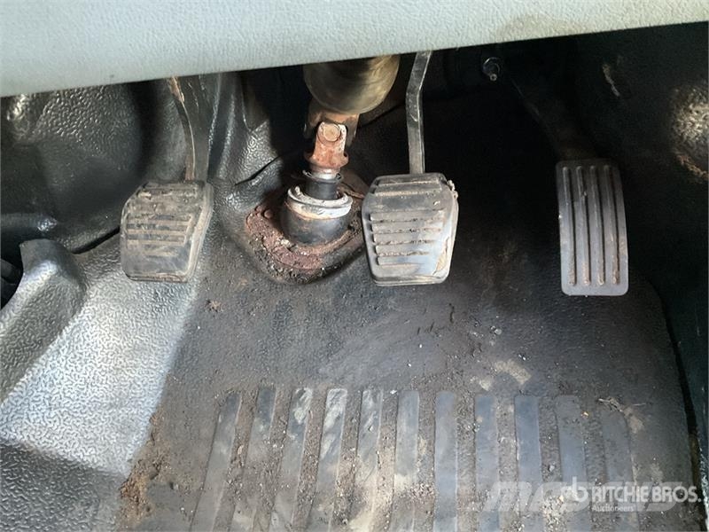 Ford Versalift ET 30 NEXS 200 kg on  Ford Transit 4x2 B Kamioni sa kranom