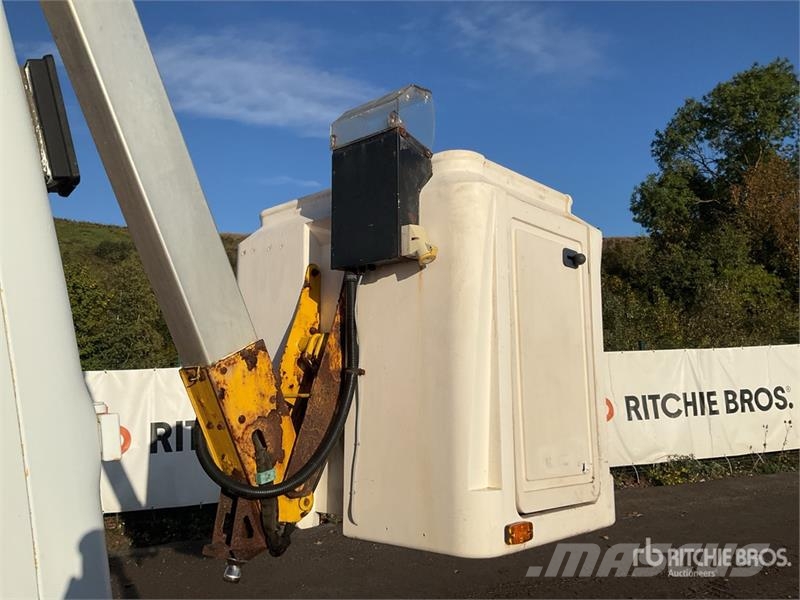 Ford Versalift ET 30 NEXS 200 kg on  Ford Transit 4x2 B Kamioni sa kranom