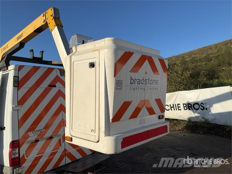 Ford Versalift ET 30 NEXS 200 kg on  Ford Transit 4x2 B Kamioni sa kranom