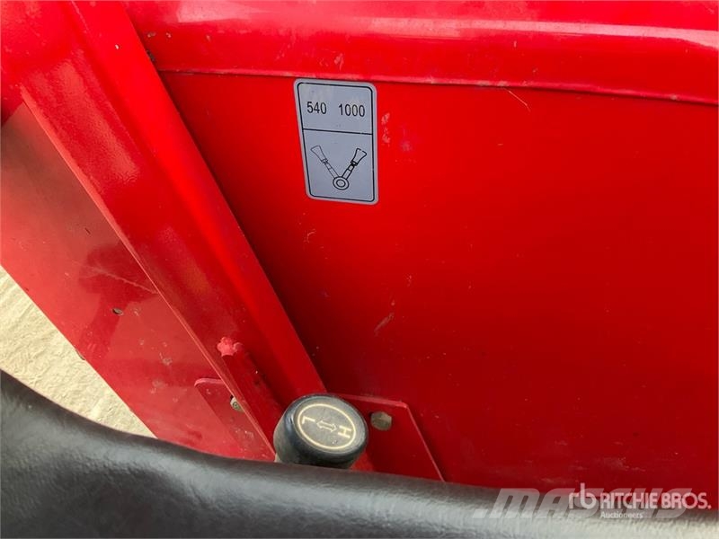 Foton Lovol Estate 300 4WD Tractor C/W Front Loader & Bu Traktorer