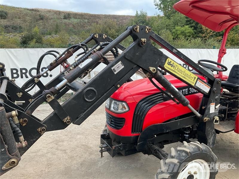 Foton Lovol Estate 300 4WD Tractor C/W Front Loader & Bu Traktorer