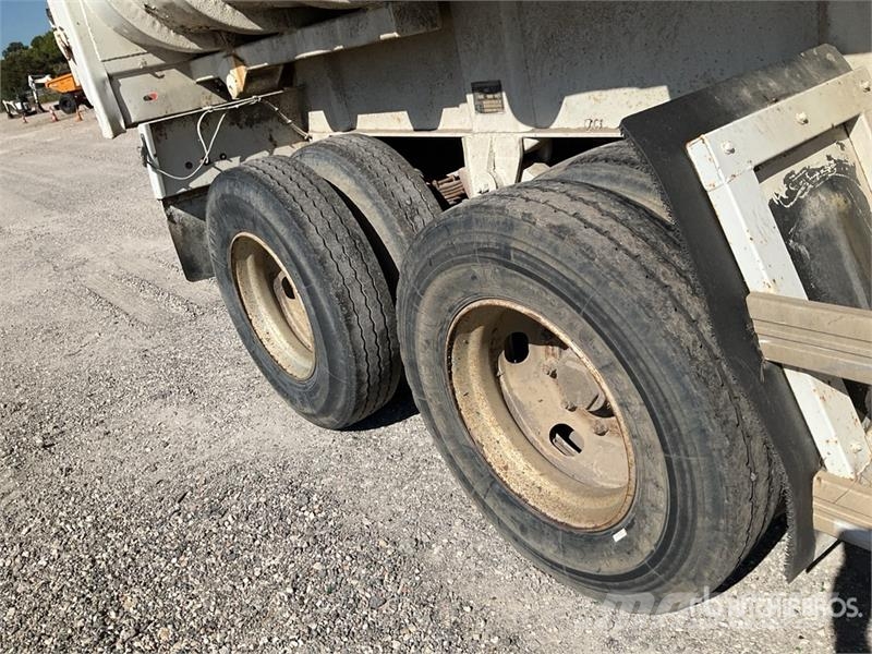 Fruehauf DF33C12NLA T/A Semi-Remorque Benne 2 Essieux End D Remorque benne