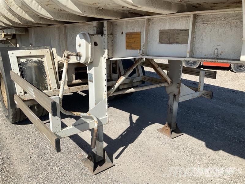 Fruehauf DF33C12NLA T/A Semi-Remorque Benne 2 Essieux End D Remorque benne