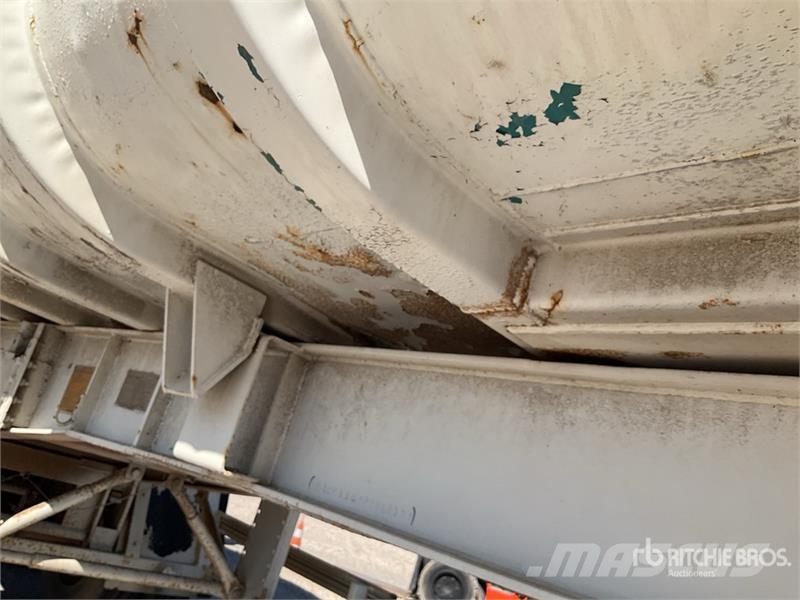 Fruehauf DF33C12NLA T/A Semi-Remorque Benne 2 Essieux End D Remorque benne