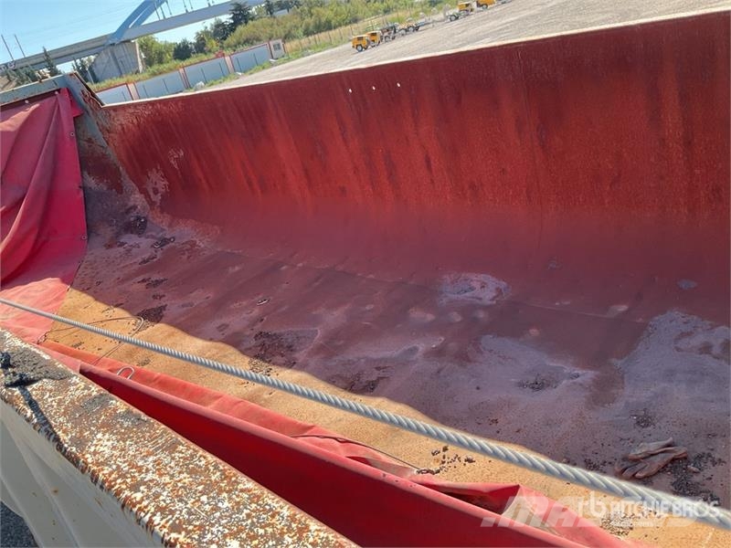 Fruehauf DF33C12NLA T/A Semi-Remorque Benne 2 Essieux End D Remorque benne