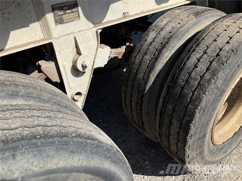 Fruehauf DF33C12NLA T/A Semi-Remorque Benne 2 Essieux End D Remorque benne