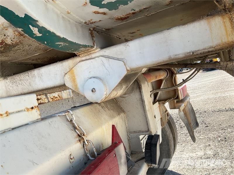 Fruehauf DF33C12NLA T/A Semi-Remorque Benne 2 Essieux End D Remorque benne