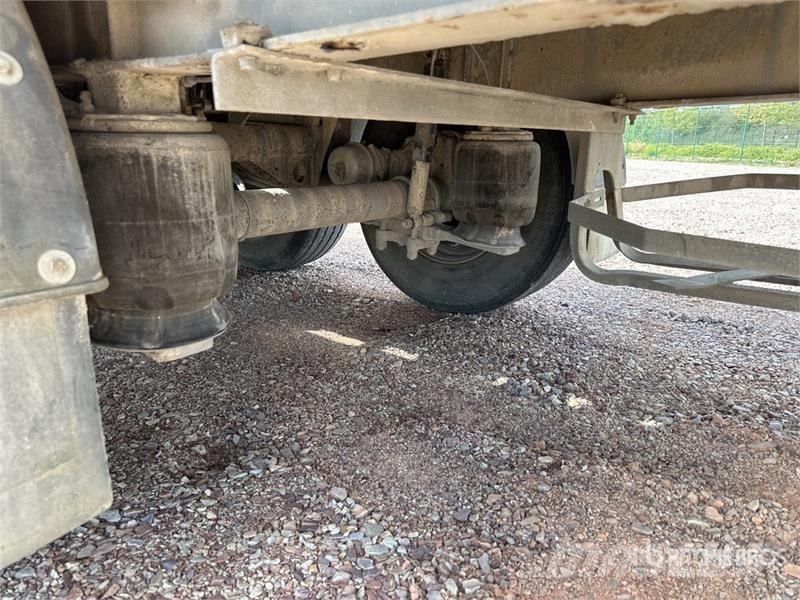 Fruehauf Tx34 13.60 m Tri/A Semi Remorque Plateau 3 Essieux Remorque ridelle