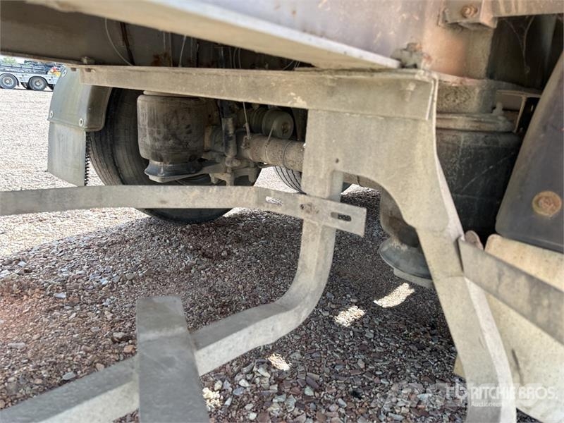 Fruehauf Tx34 13.60 m Tri/A Semi Remorque Plateau 3 Essieux Remorque ridelle