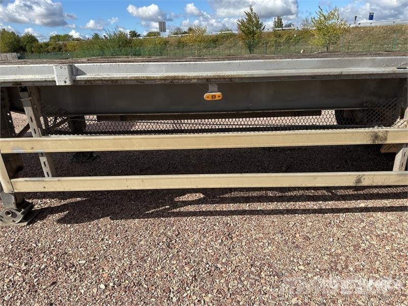 Fruehauf Tx34 13.60 m Tri/A Semi Remorque Plateau 3 Essieux Remorque ridelle