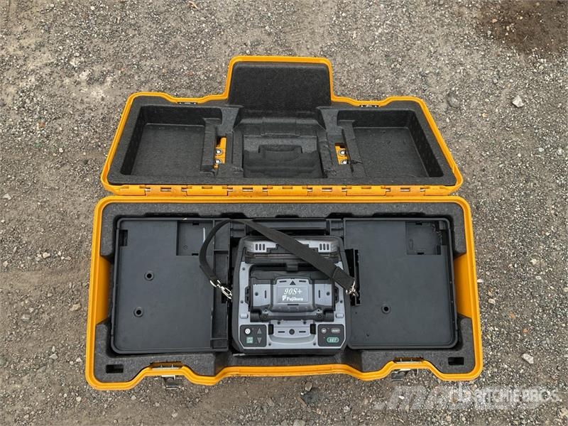 Fujikura 90S+ Fusion Splicer Other components