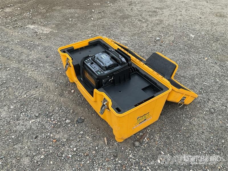 Fujikura 90S+ Fusion Splicer Other components