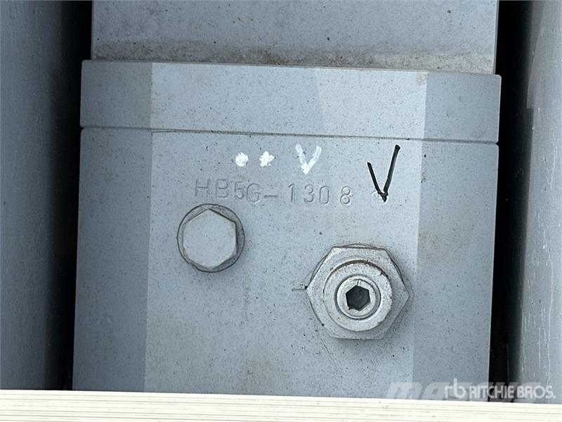 Furukawa HB-5G Hydraulic Breaker Čekići