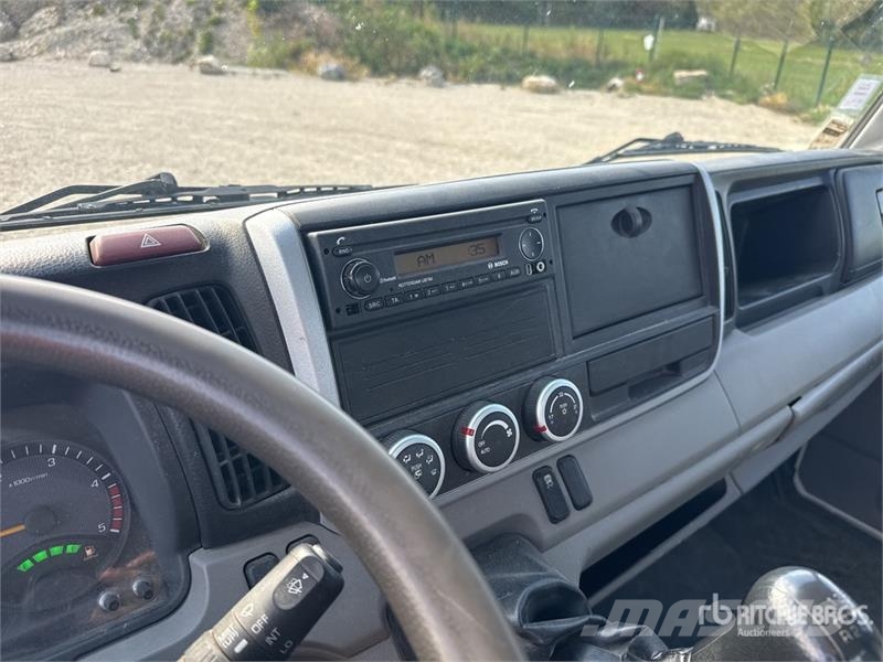 Fuso Canter 3C15 4x2 Camion Benne Dump Truck Savivarčių priekabų vilkikai