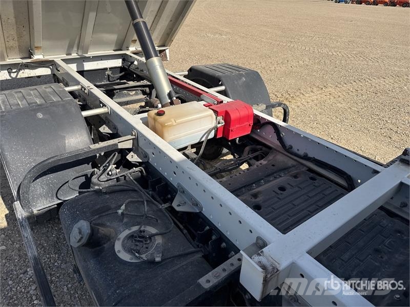 Fuso Canter 3C15 4x2 Camion Benne Dump Truck Savivarčių priekabų vilkikai