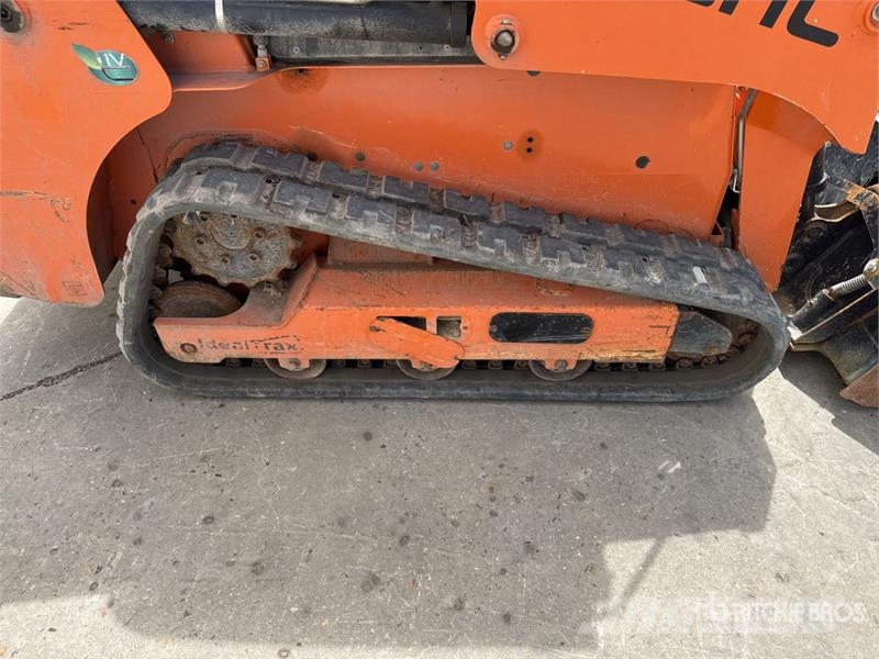 Gehl RT105 Chargeuse Compacte Sur Chenilles Compact Tra Skid steer mini utovarivači