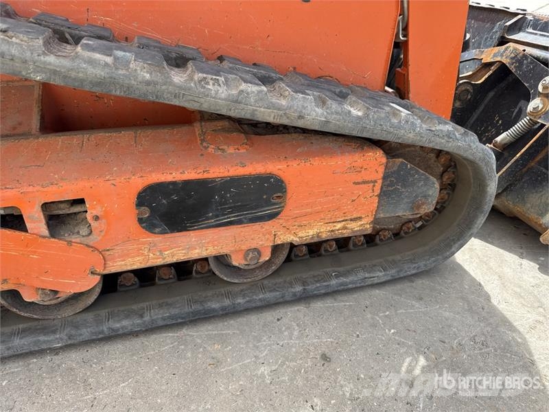 Gehl RT105 Chargeuse Compacte Sur Chenilles Compact Tra Skid steer mini utovarivači