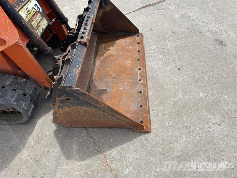 Gehl RT105 Chargeuse Compacte Sur Chenilles Compact Tra Skid steer mini utovarivači