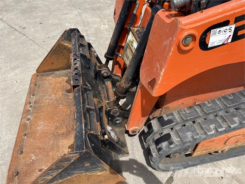Gehl RT105 Chargeuse Compacte Sur Chenilles Compact Tra Skid steer mini utovarivači