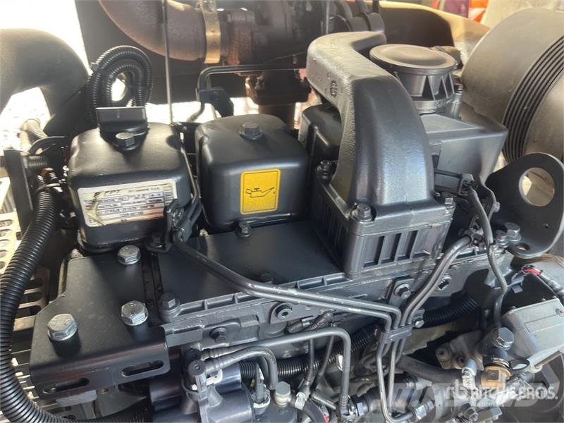  Genelec GRFW50T5 50 kVA Generator Set Dīzeļģeneratori