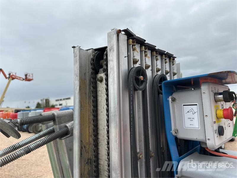 Genie AWP-30AC Nacelle A Mat Droit Vertical Vertical Mas Sollevatori verticali