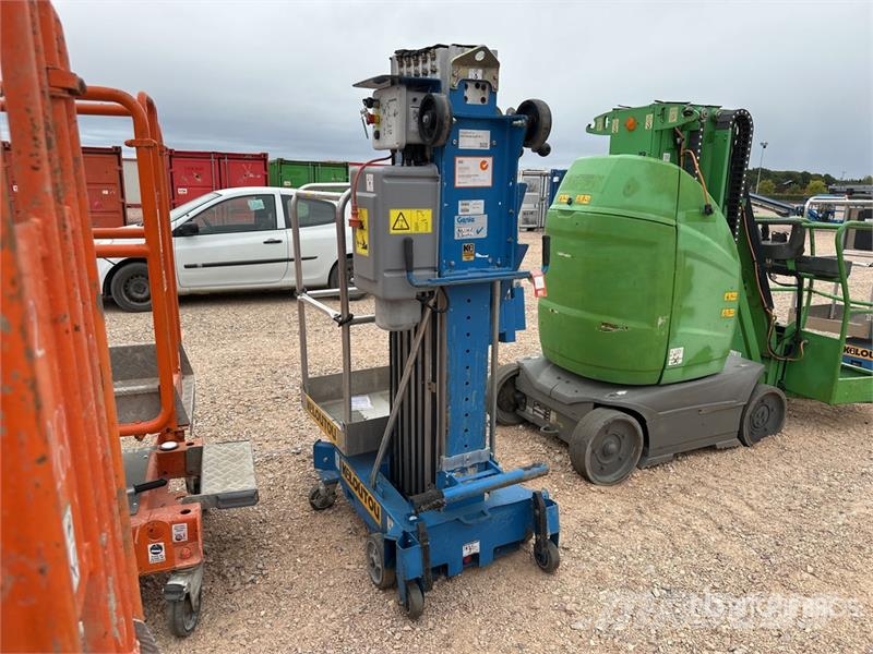 Genie AWP-30AC Nacelle A Mat Droit Vertical Vertical Mas Sollevatori verticali