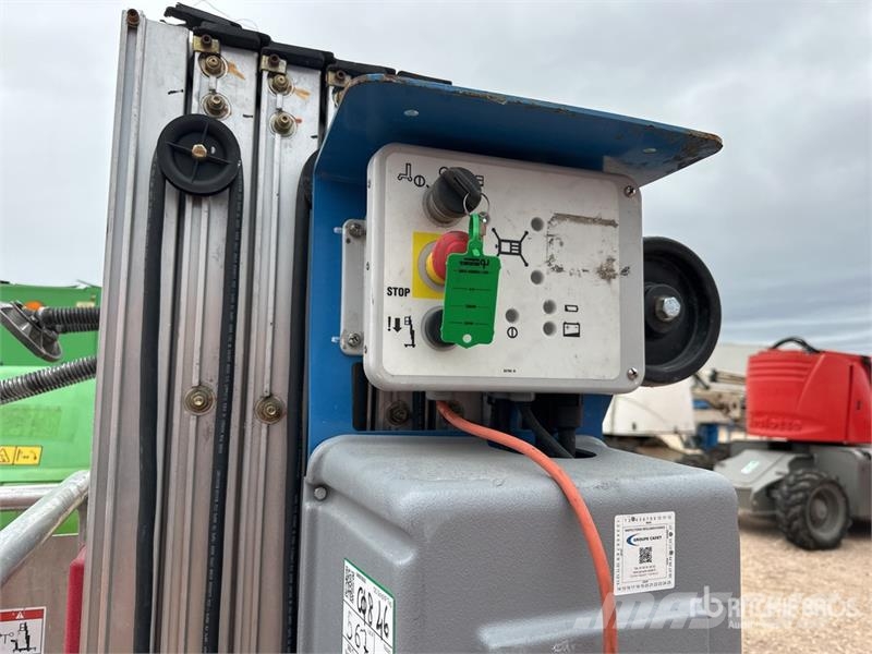 Genie AWP-30AC Nacelle A Mat Droit Vertical Vertical Mas Sollevatori verticali