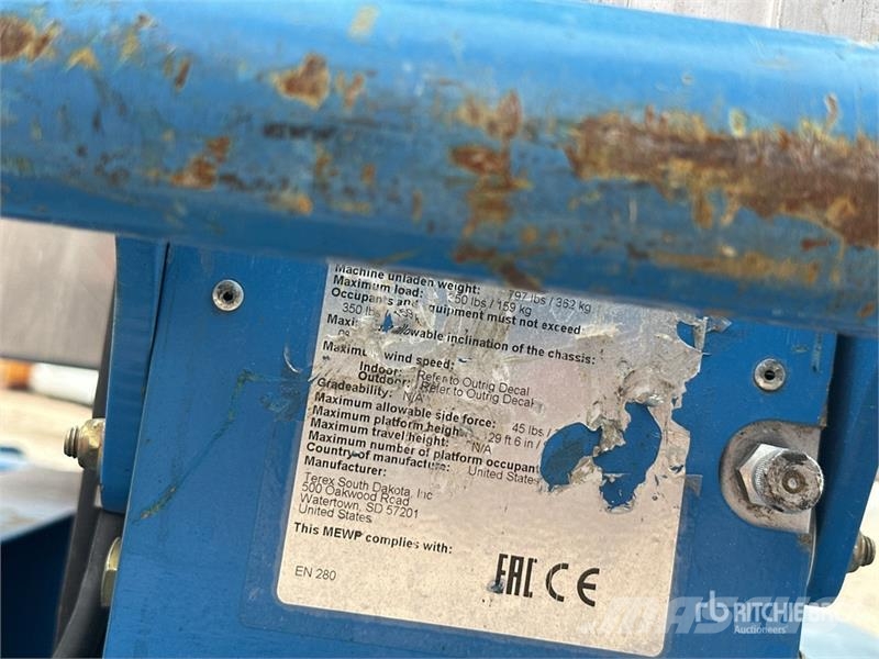 Genie AWP-30AC Nacelle A Mat Droit Vertical Vertical Mas Sollevatori verticali