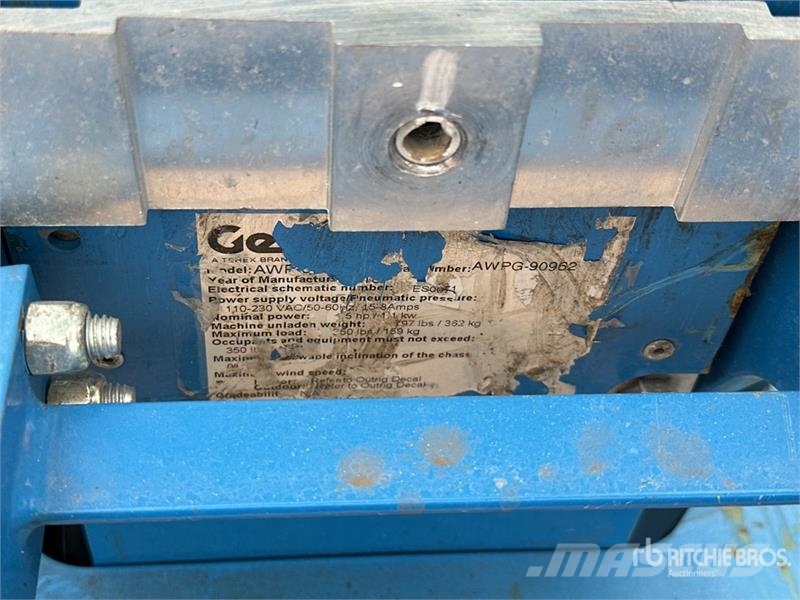 Genie AWP-30AC Nacelle A Mat Droit Vertical Vertical Mas Sollevatori verticali
