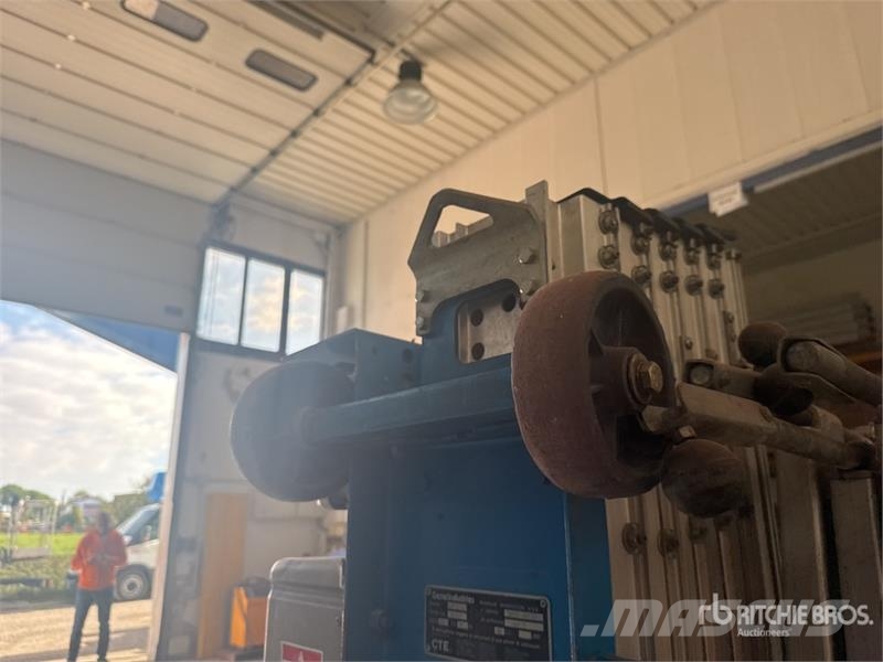 Genie AWP30SDC Vertical Mast Lift Personenaufzüge