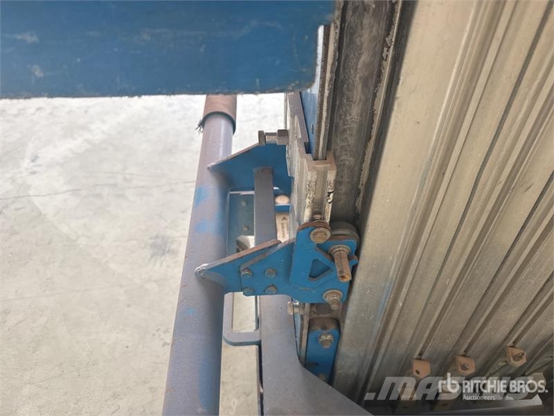 Genie AWP30SDC Vertical Mast Lift Personenaufzüge