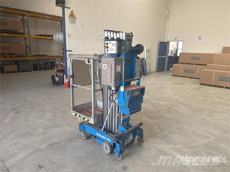 Genie AWP30SDC Vertical Mast Lift Personenaufzüge