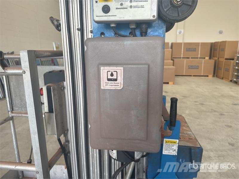 Genie AWP30SDC Vertical Mast Lift Personenaufzüge