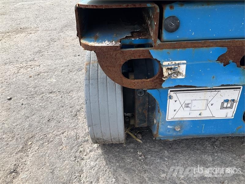 Genie GR-15 Vertikaalsed mast tõstukid