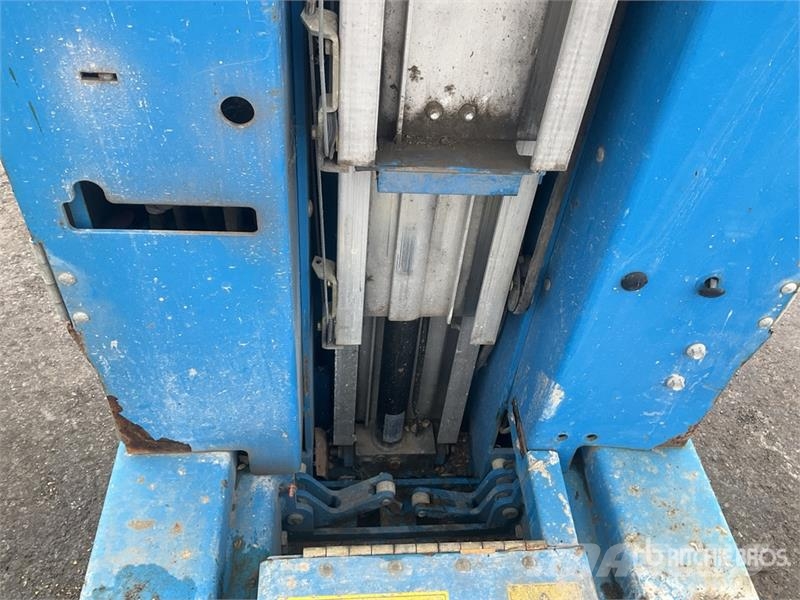 Genie GR-20 Vertical Mast Lift رافعات السارية الرأسية