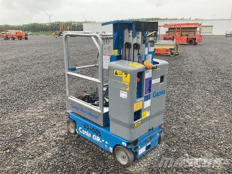 Genie GR15 Vertical Mast Lift (Inoperable) رافعات السارية الرأسية