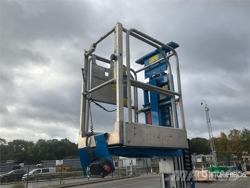 Genie GR15 Vertical Mast Lift رافعات السارية الرأسية