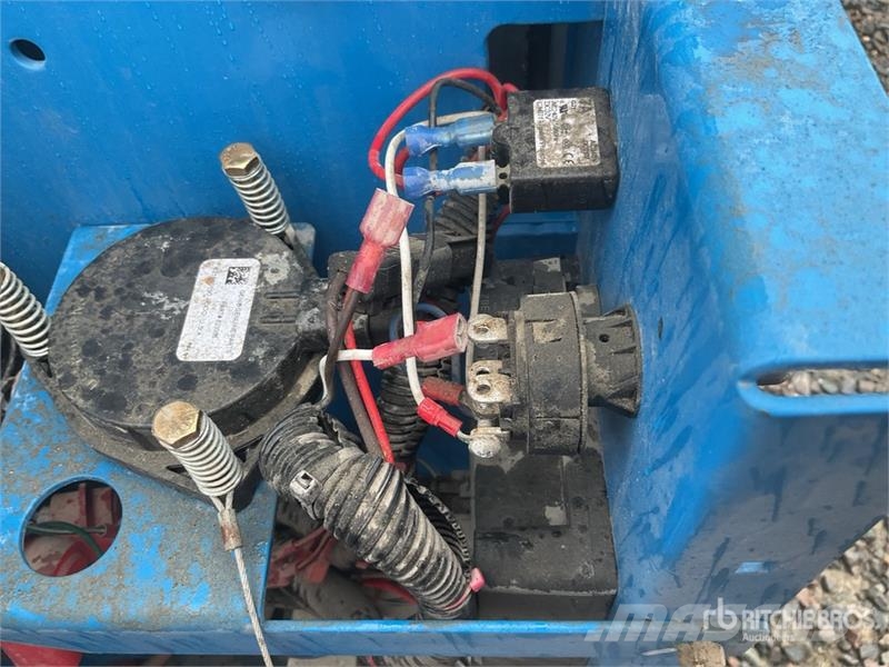 Genie GR15 Vertical Mast Lift (Inoperable) رافعات السارية الرأسية